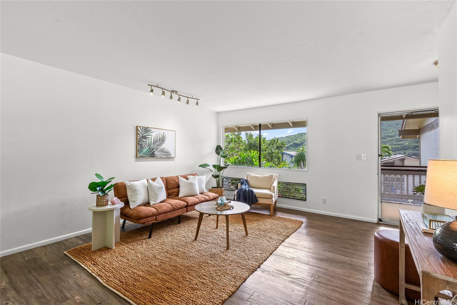 1245  Kaeleku Street Kalama Valley, Hawaii Kai home - photo 4 of 25