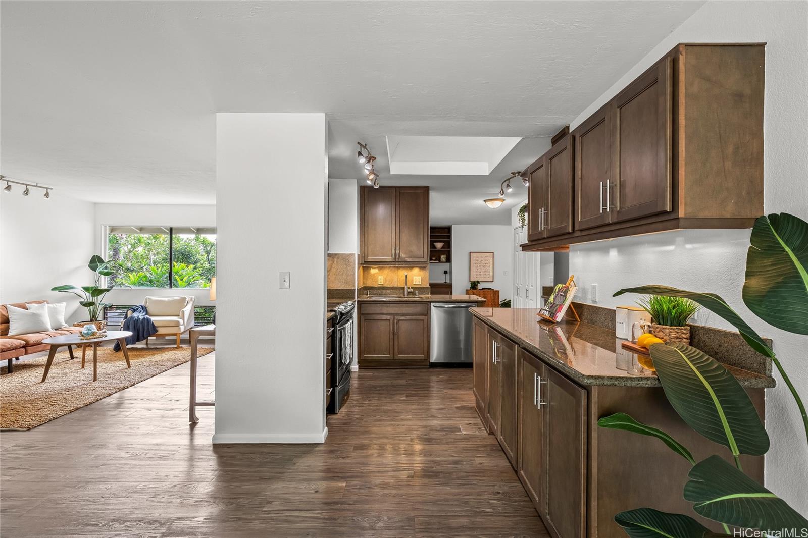 1245  Kaeleku Street Kalama Valley, Hawaii Kai home - photo 8 of 25