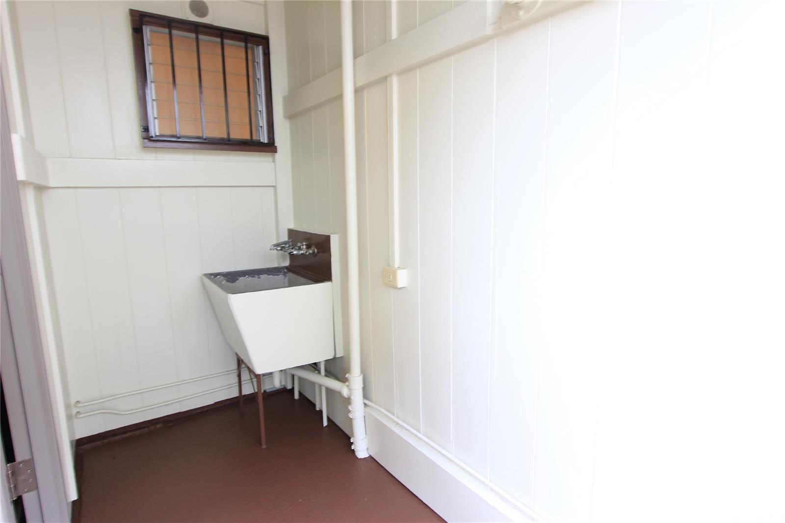 1245 Rycroft St Honolulu - Rental - photo 11 of 14