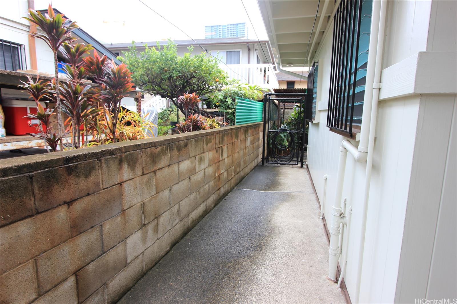 1245 Rycroft St Honolulu - Rental - photo 12 of 14