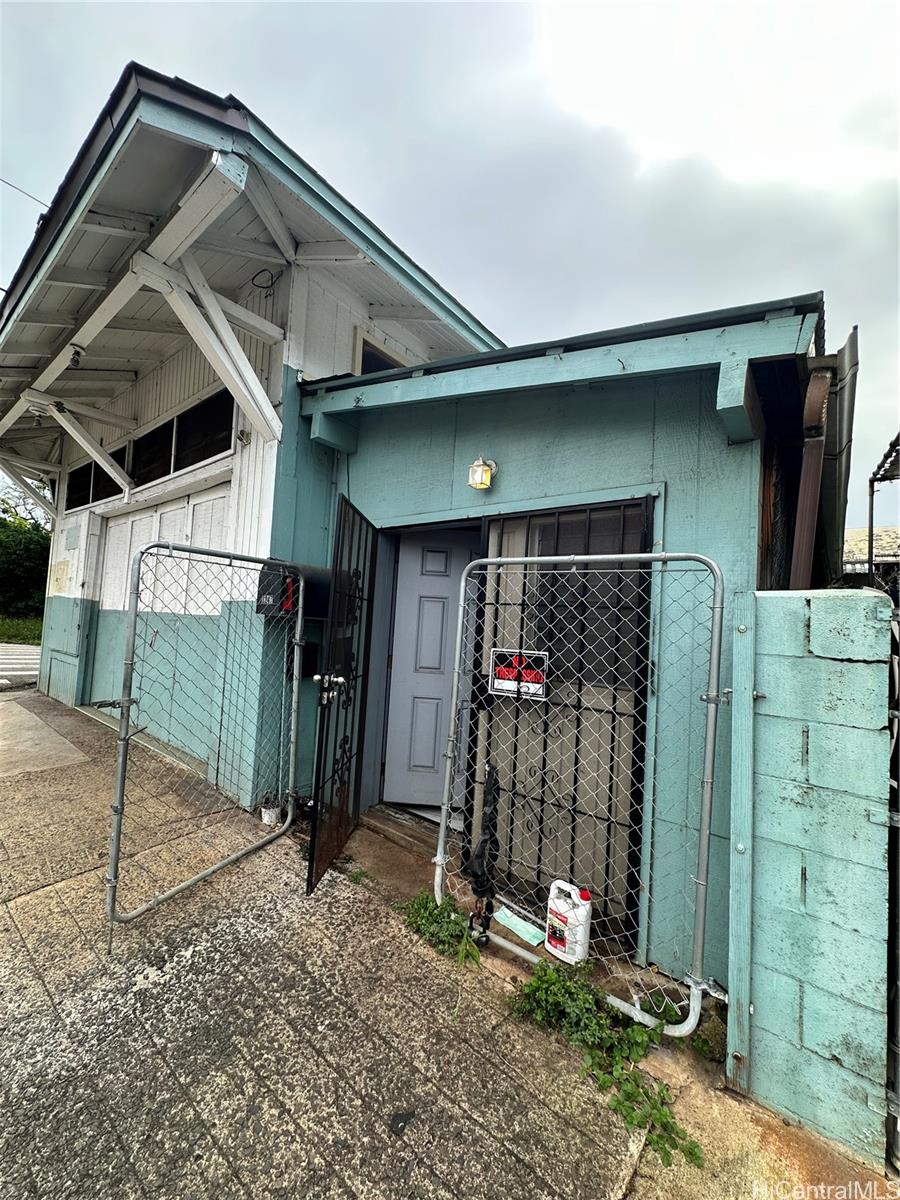 1247  Gulick Ave Kalihi-lower, Honolulu home - photo 12 of 24