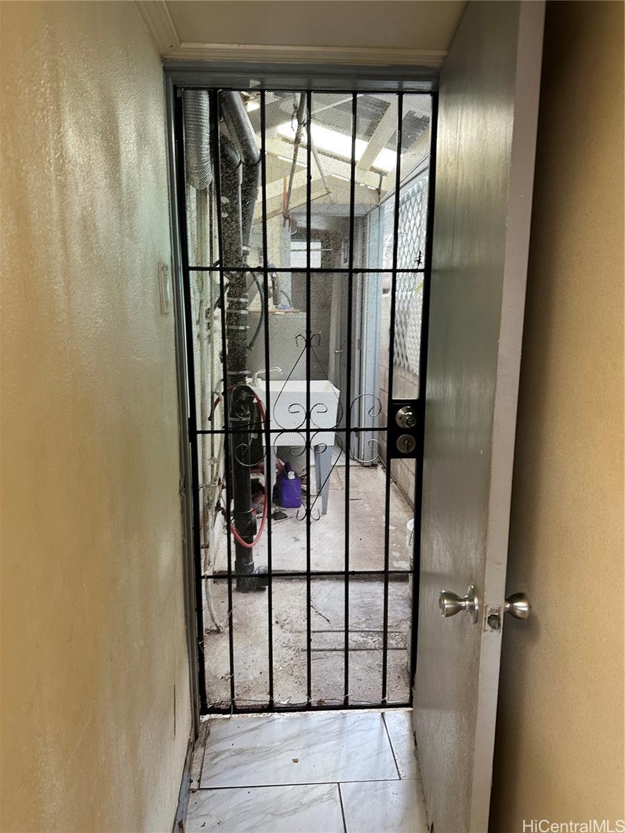 1247  Gulick Ave Kalihi-lower, Honolulu home - photo 17 of 24