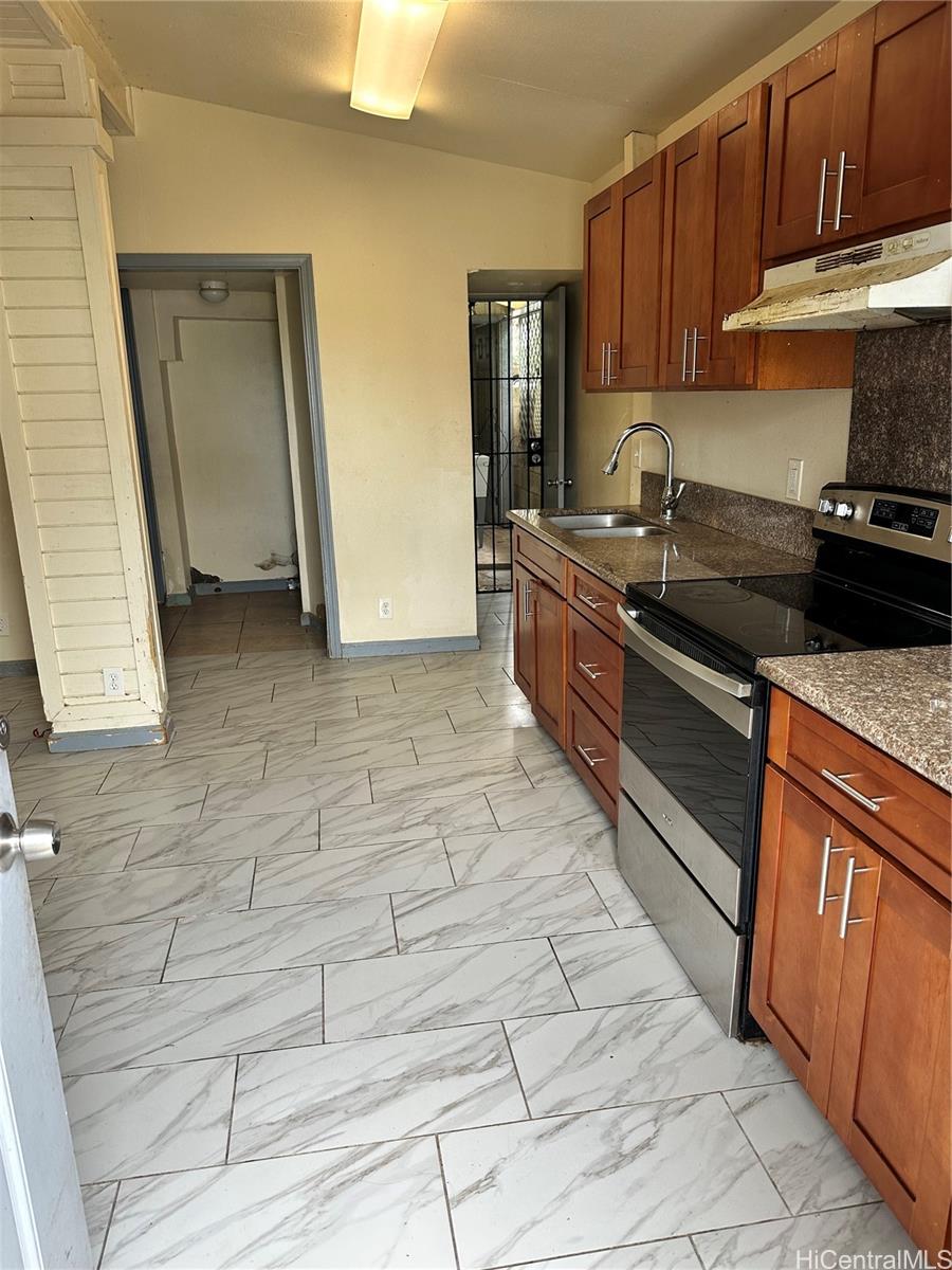 1247  Gulick Ave Kalihi-lower, Honolulu home - photo 18 of 24