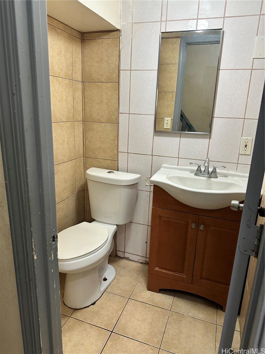 1247  Gulick Ave Kalihi-lower, Honolulu home - photo 22 of 24