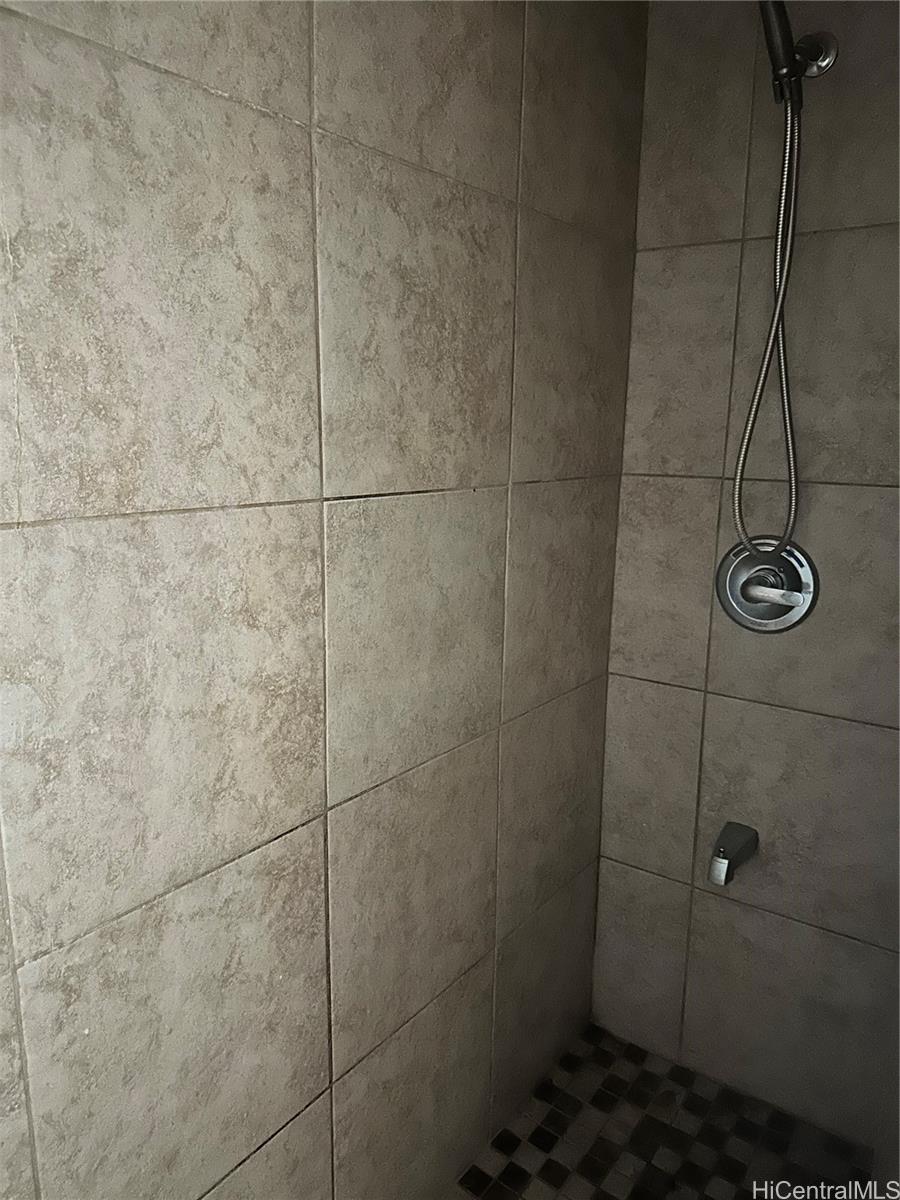 1247  Gulick Ave Kalihi-lower, Honolulu home - photo 23 of 24