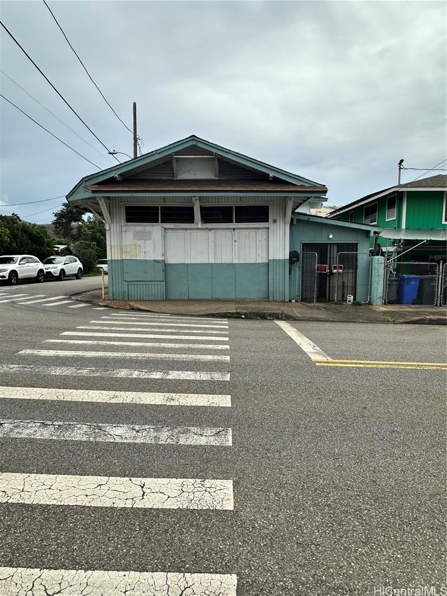 1247  Gulick Ave Kalihi-lower, Honolulu home - photo 6 of 24