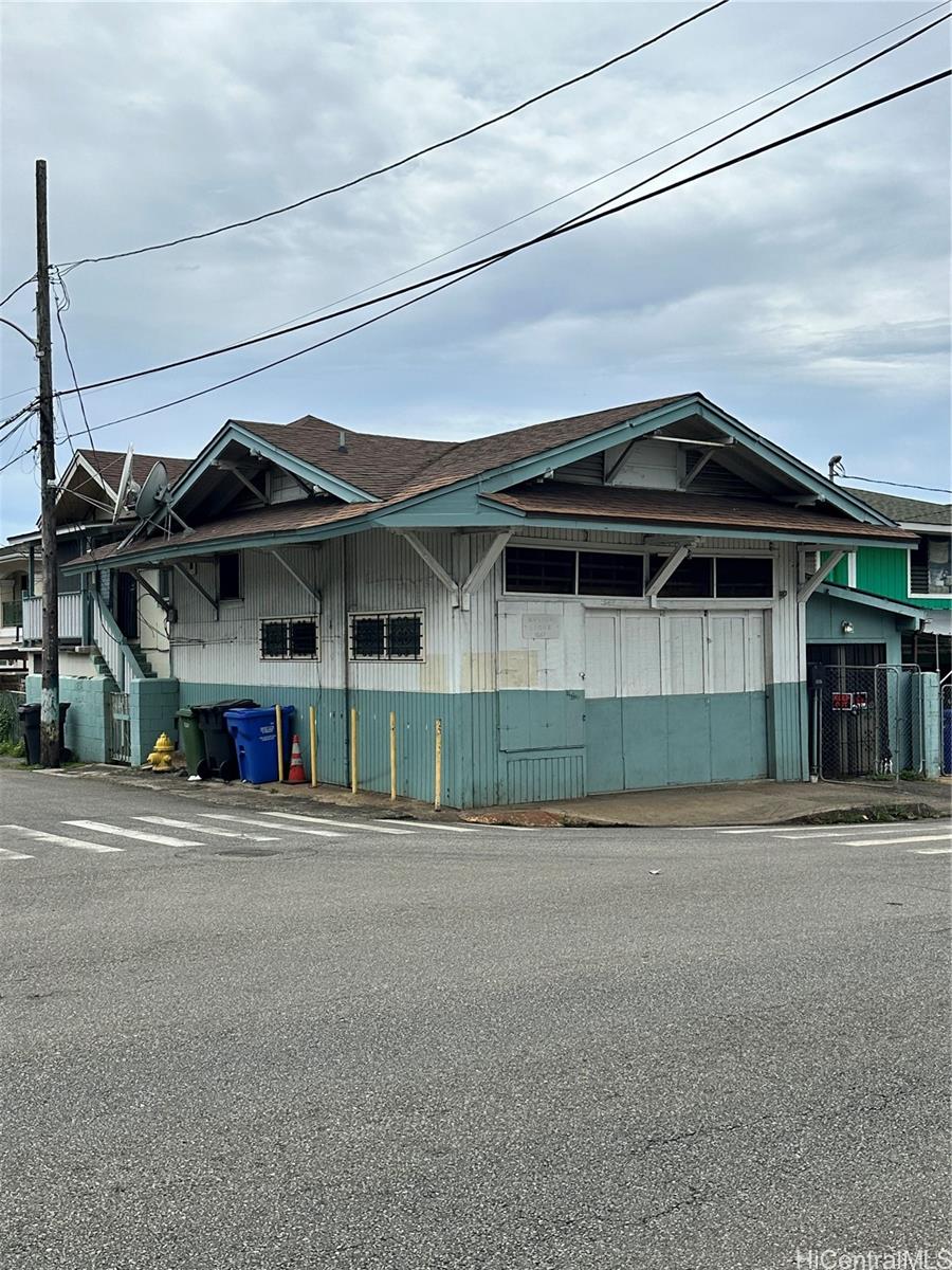 1247  Gulick Ave Kalihi-lower, Honolulu home - photo 7 of 24