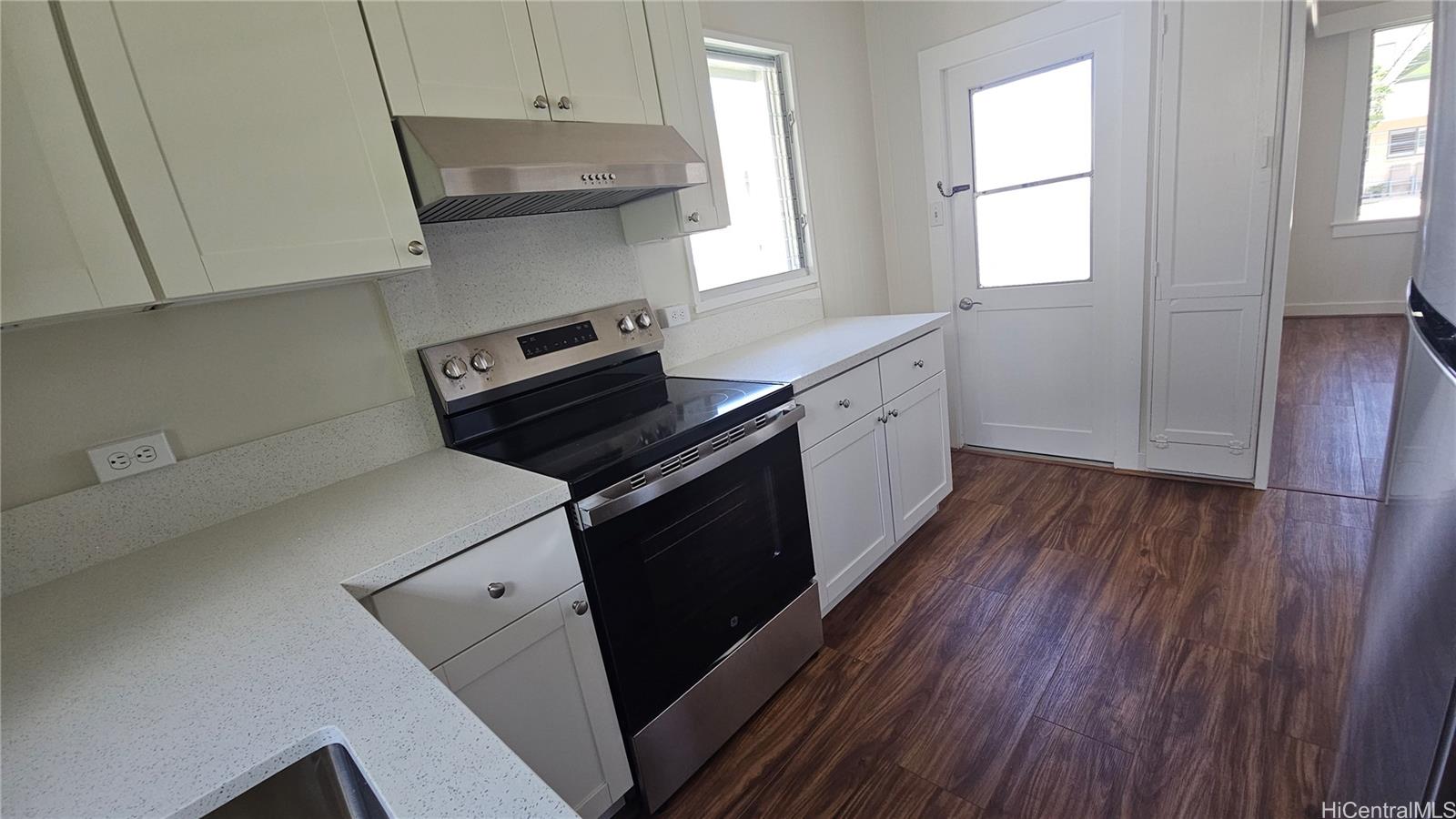 1247A 9th Ave Honolulu - Rental - photo 11 of 25