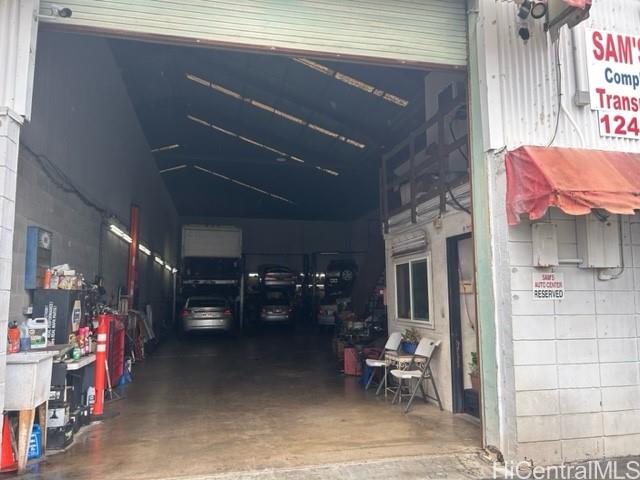 1249 Mookaula St Kalihi Valley  - photo 3 of 4