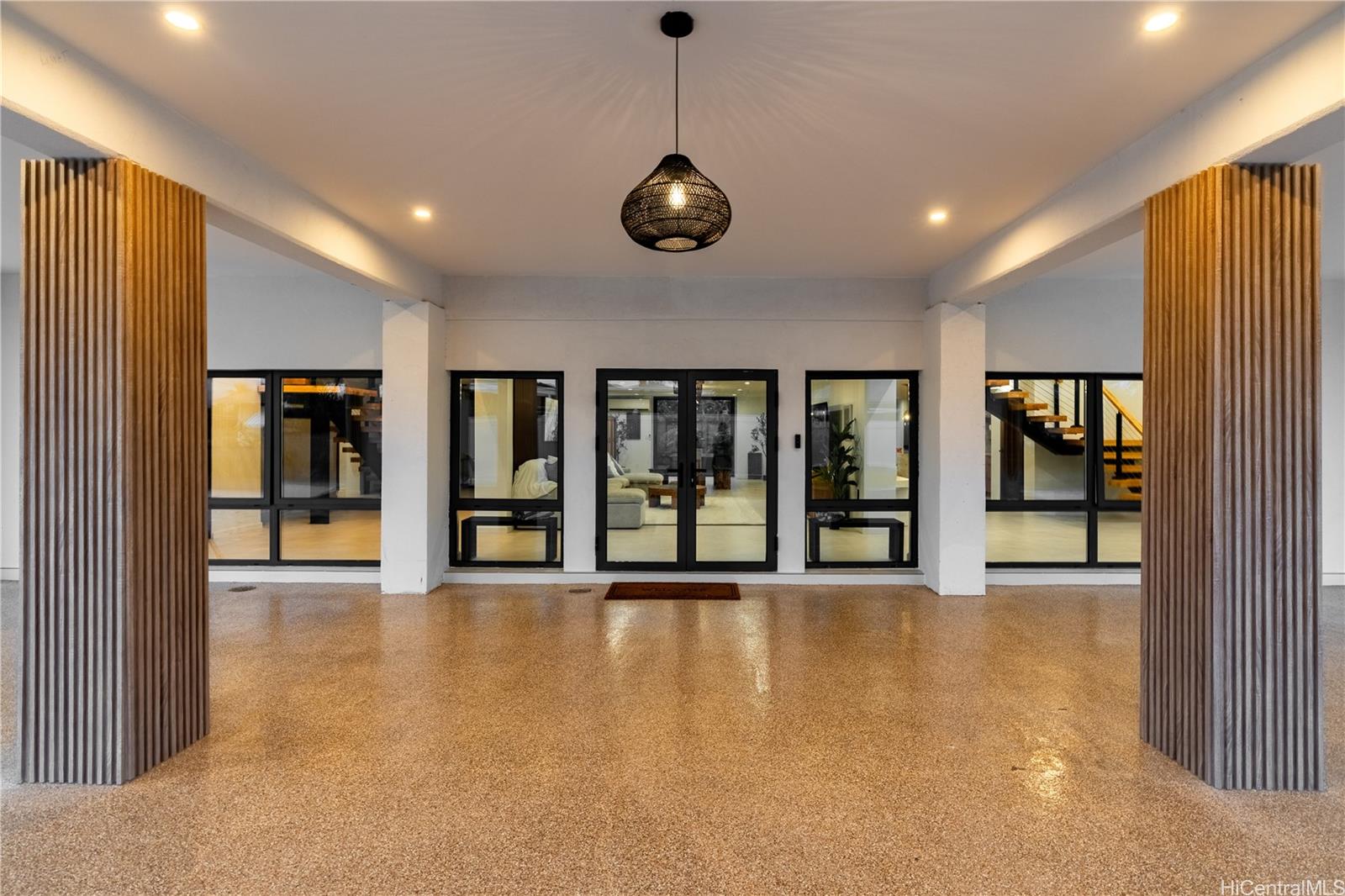 125  Kalaheo Ave Kalama Tract, Kailua home - photo 2 of 25