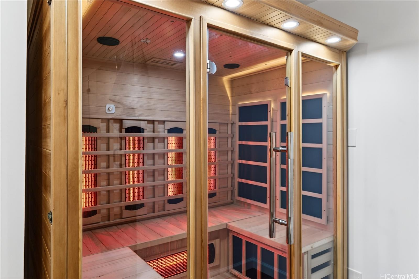 125  Kalaheo Ave Kalama Tract, Kailua home - photo 16 of 25