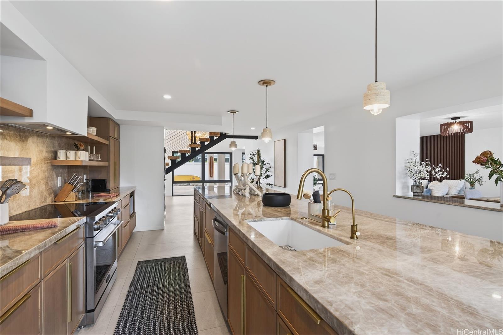 125  Kalaheo Ave Kalama Tract, Kailua home - photo 3 of 25