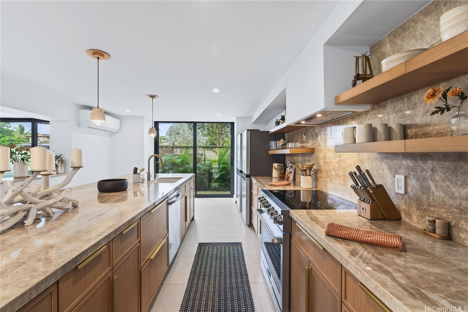 125  Kalaheo Ave Kalama Tract, Kailua home - photo 4 of 25