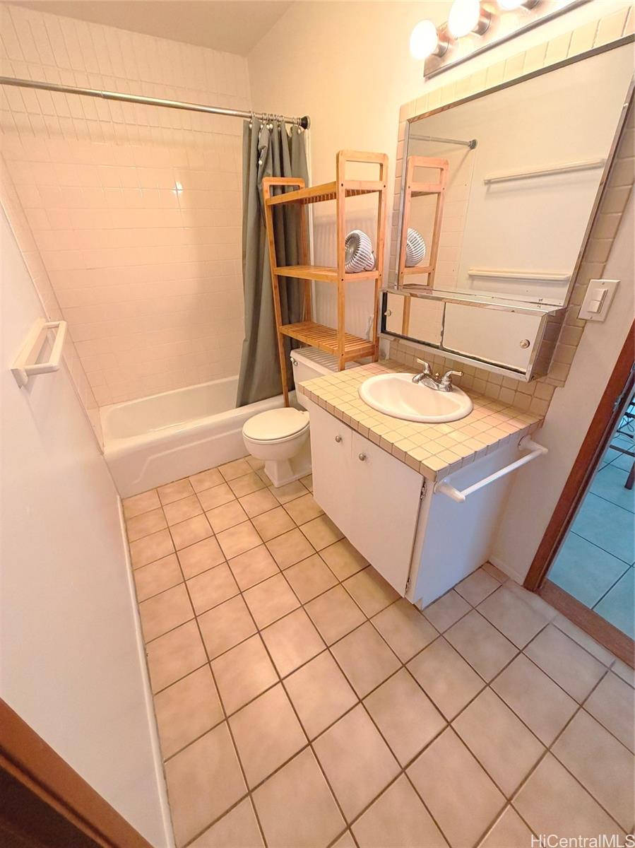 125 Koko Isle Cir Honolulu - Rental - photo 11 of 25