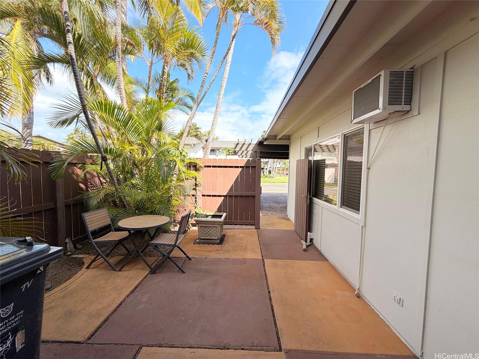 125 Koko Isle Cir Honolulu - Rental - photo 18 of 25