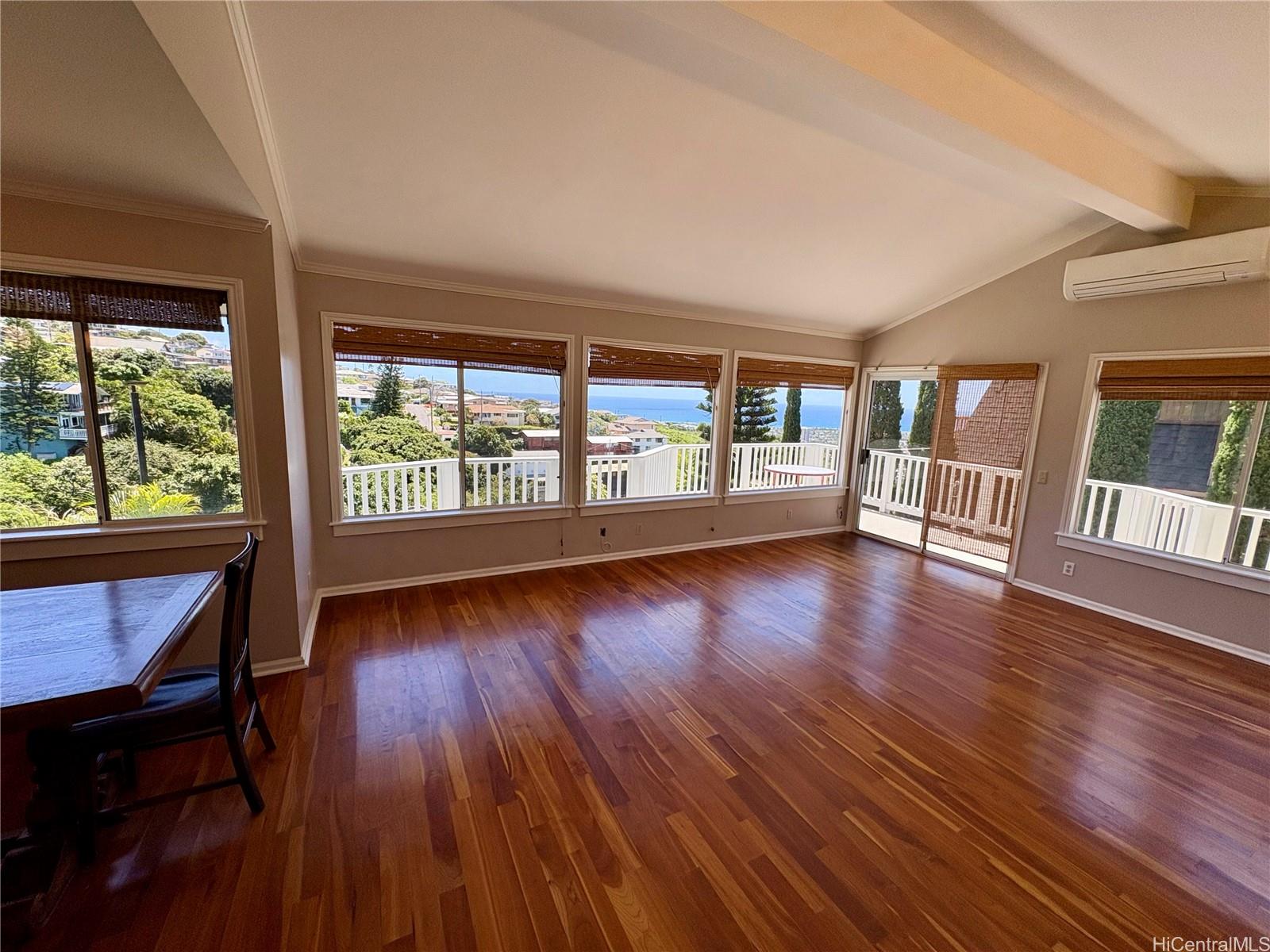 125  Maunalanikai Place Wilhelmina, Diamond Head home - photo 3 of 25