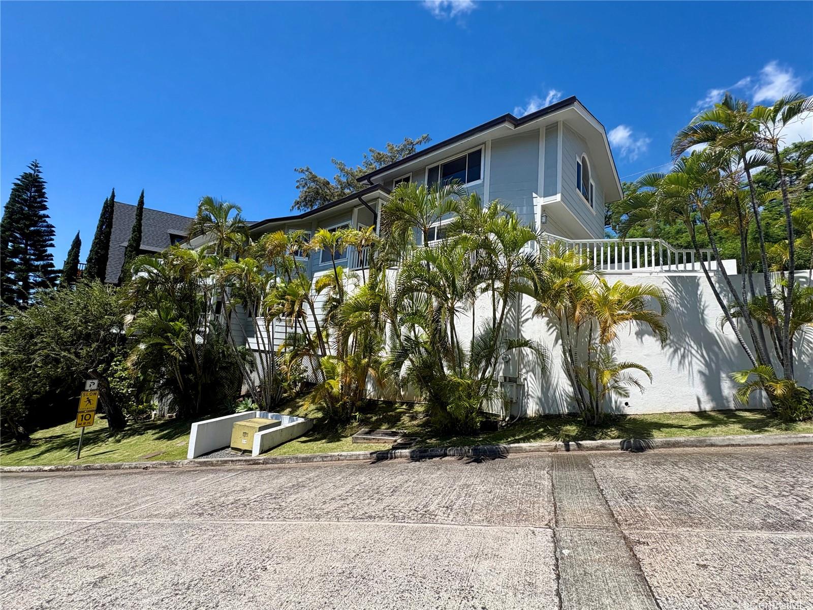 125  Maunalanikai Place Wilhelmina, Diamond Head home - photo 23 of 25