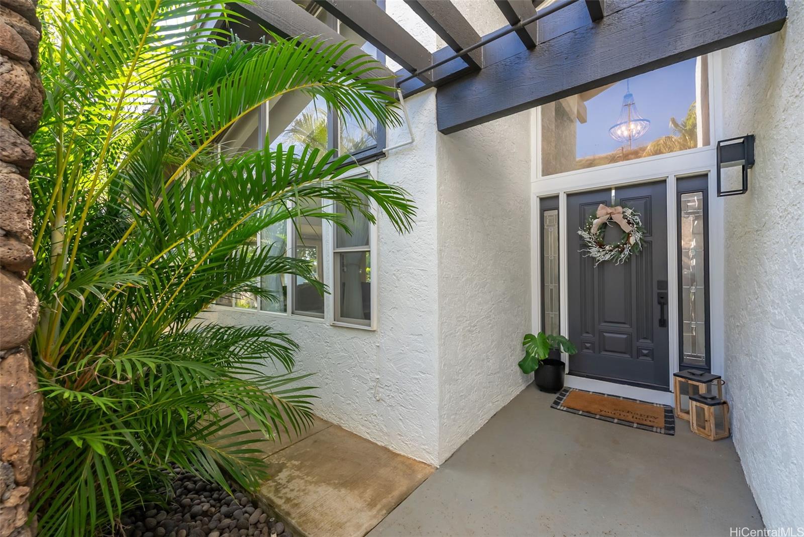 1255  Mokuhano Street Kalama Valley, Hawaii Kai home - photo 5 of 25