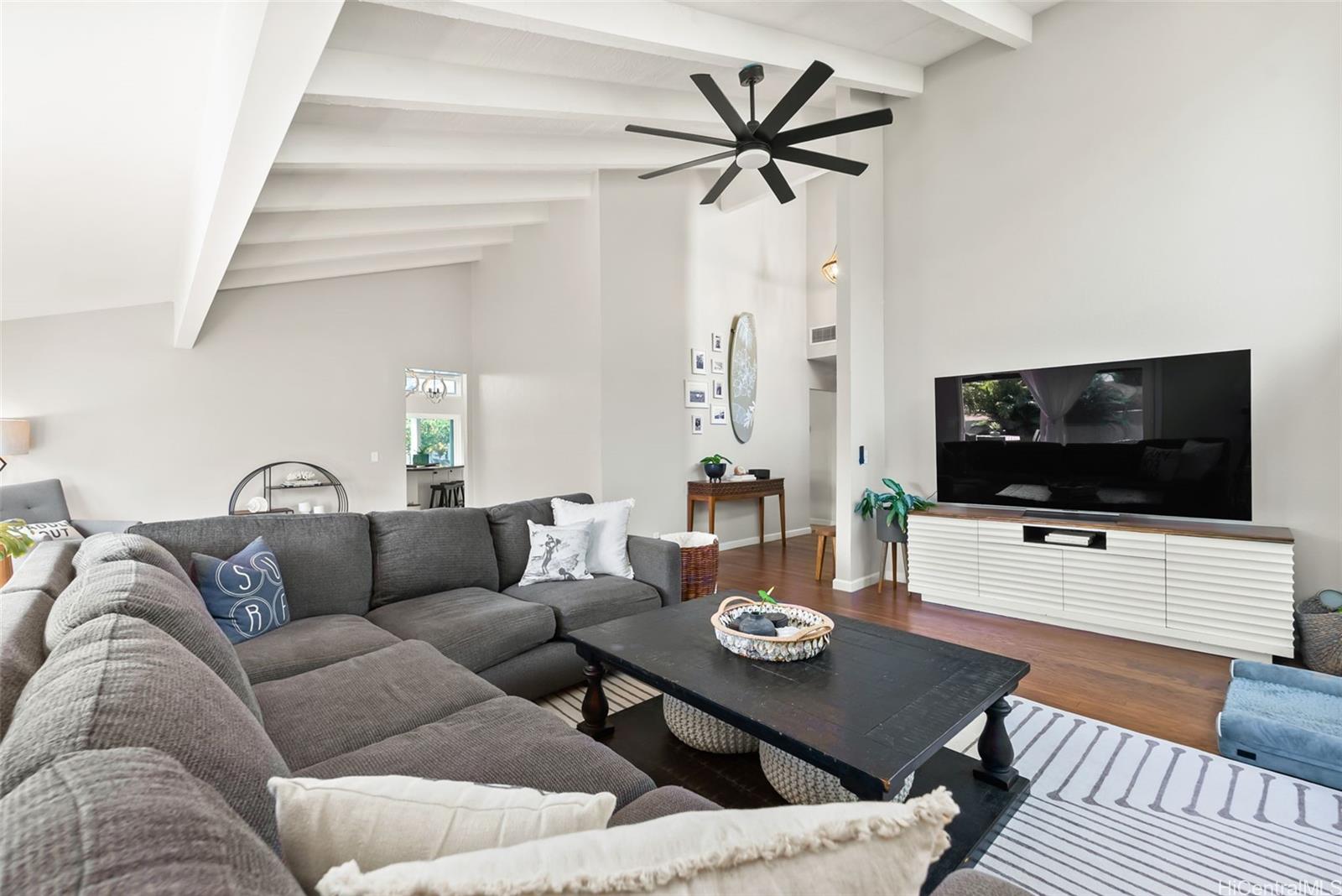 1255  Mokuhano Street Kalama Valley, Hawaii Kai home - photo 8 of 25