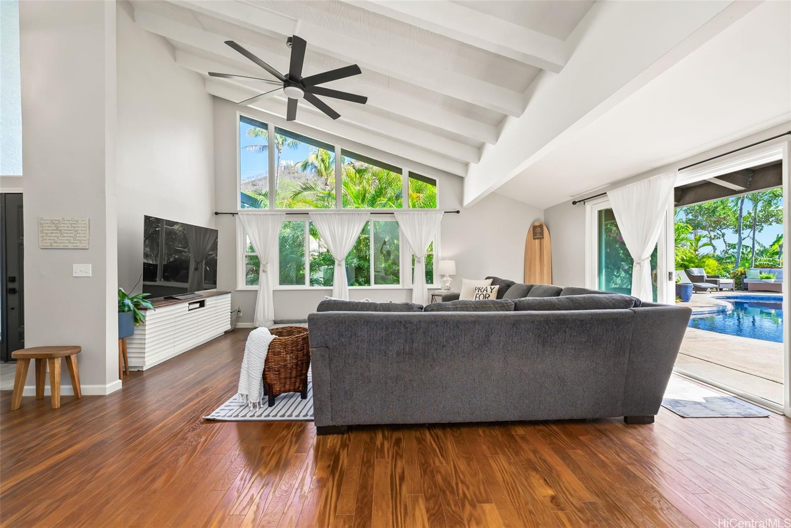 1255  Mokuhano Street Kalama Valley, Hawaii Kai home - photo 10 of 25