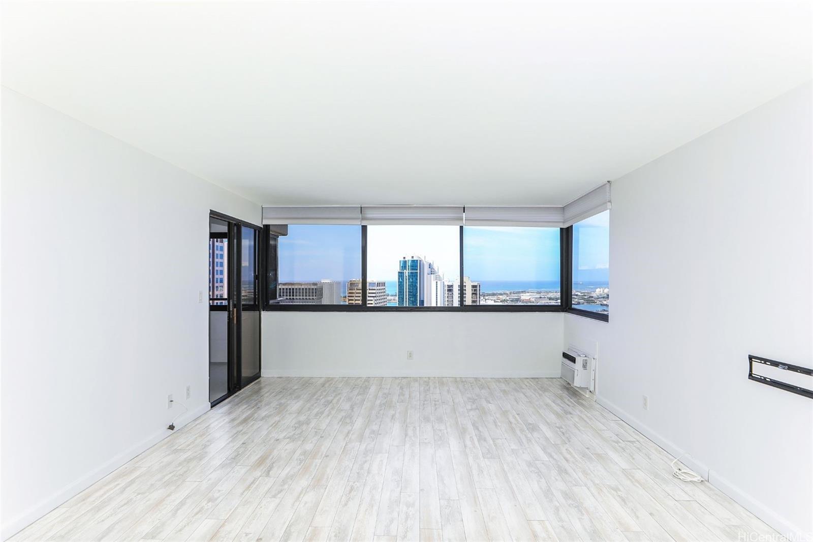 Kukui Plaza condo # 3002, Honolulu, Hawaii - photo 3 of 14