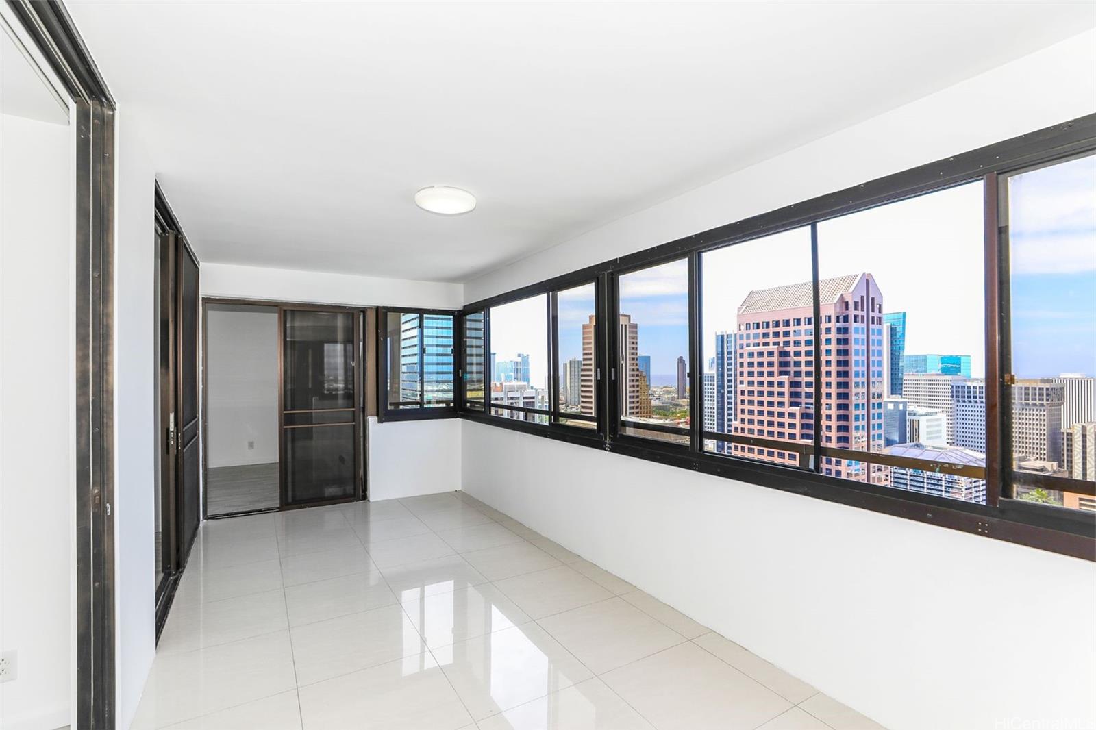 Kukui Plaza condo # 3002, Honolulu, Hawaii - photo 5 of 14