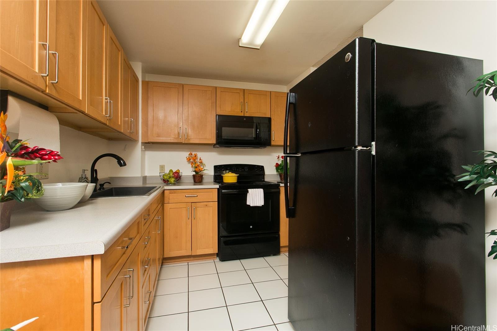 Kukui Plaza condo # E1006, Honolulu, Hawaii - photo 6 of 17