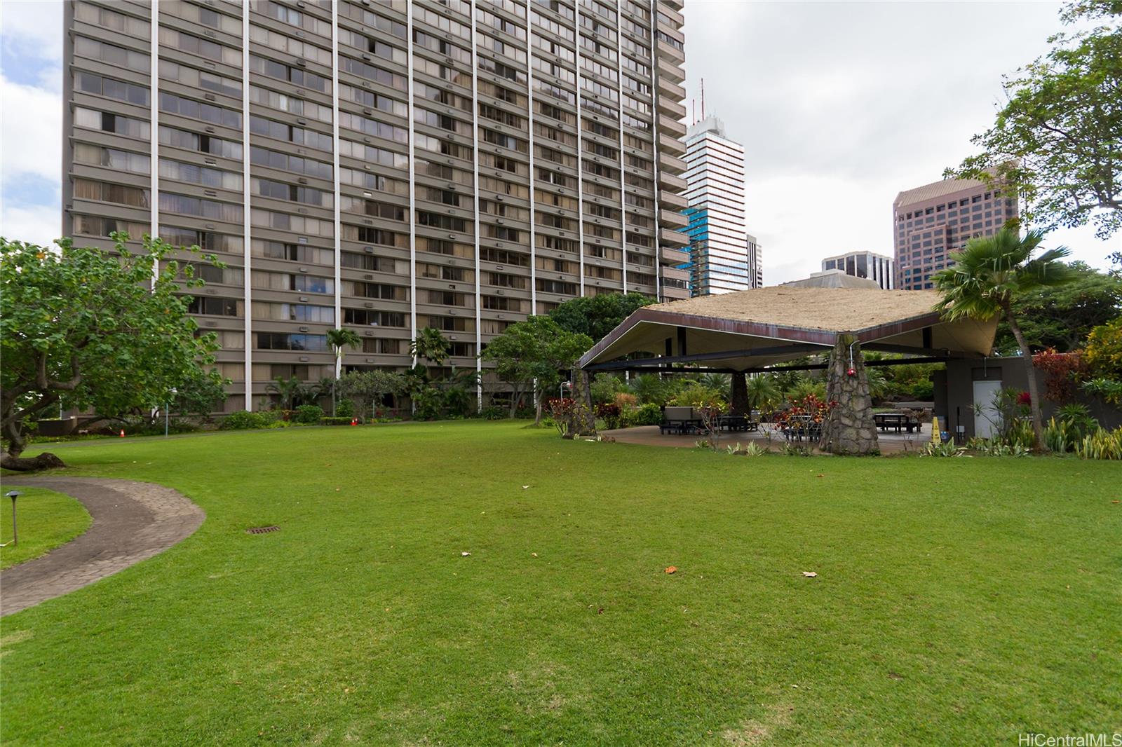 Kukui Plaza condo # E1313, Honolulu, Hawaii - photo 13 of 25