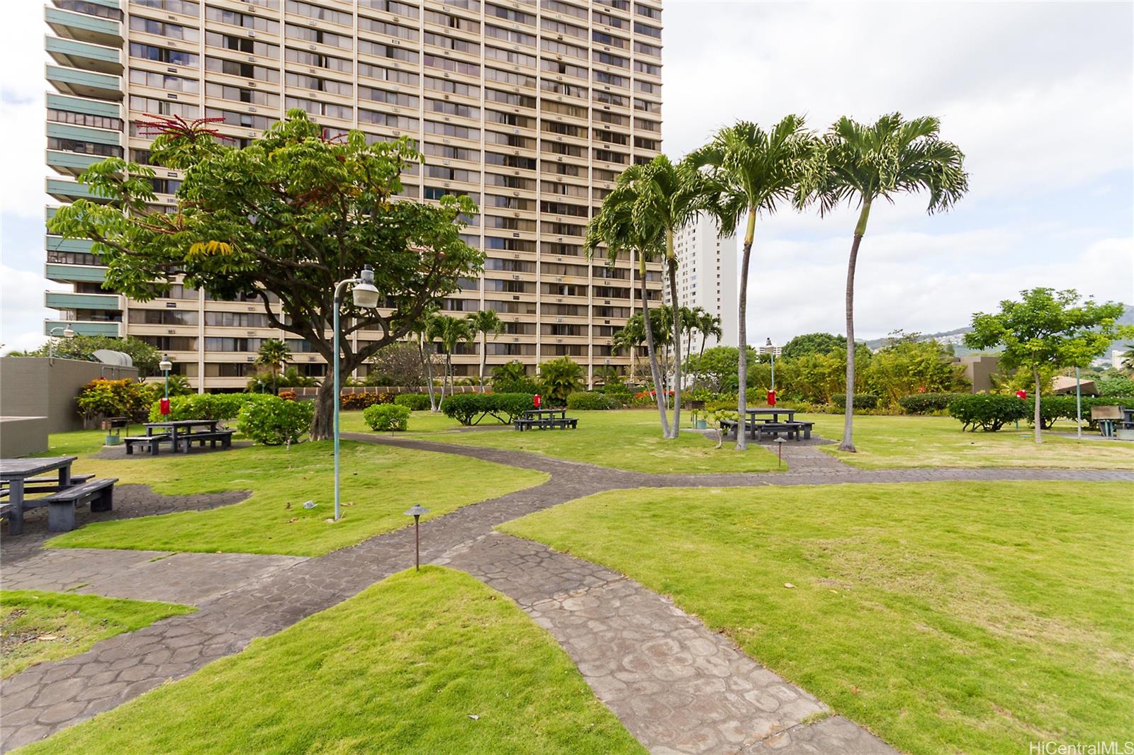 Kukui Plaza condo # E1313, Honolulu, Hawaii - photo 14 of 25