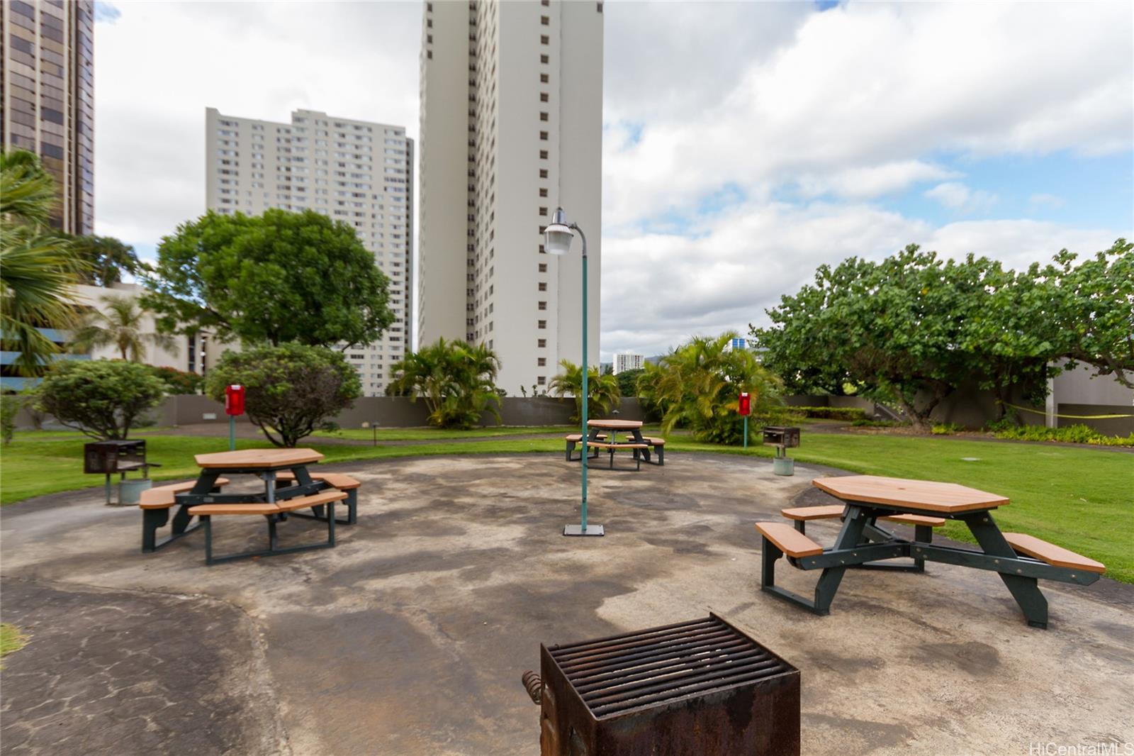 Kukui Plaza condo # E1313, Honolulu, Hawaii - photo 16 of 25