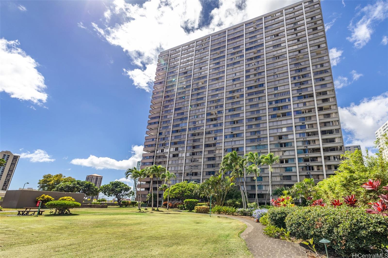 Kukui Plaza condo # E2004, Honolulu, Hawaii - photo 16 of 20