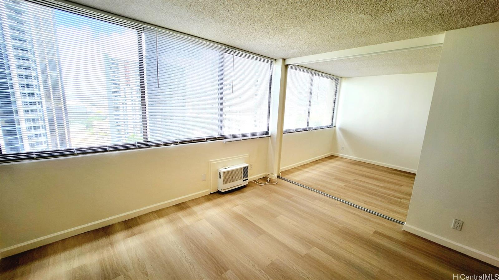 Kukui Plaza condo # E2012, Honolulu, Hawaii - photo 12 of 14