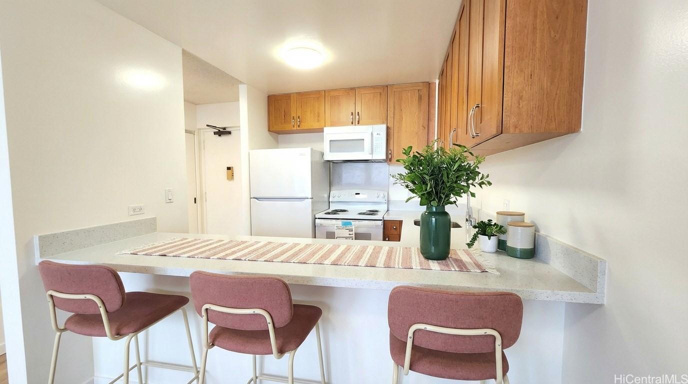 Kukui Plaza condo # E2012, Honolulu, Hawaii - photo 4 of 19