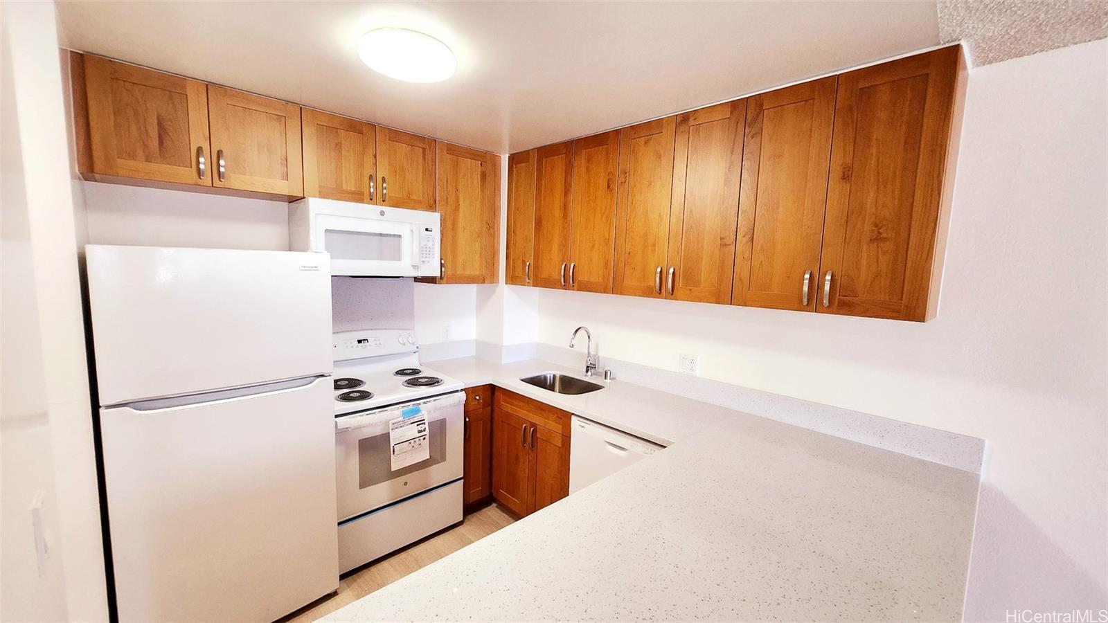 Kukui Plaza condo # E2012, Honolulu, Hawaii - photo 10 of 14