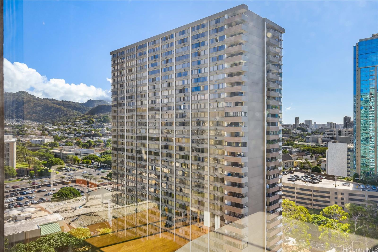 Kukui Plaza condo # E2107, Honolulu, Hawaii - photo 15 of 25