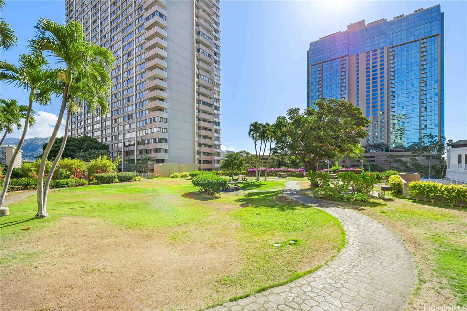 Kukui Plaza condo # E2107, Honolulu, Hawaii - photo 16 of 25