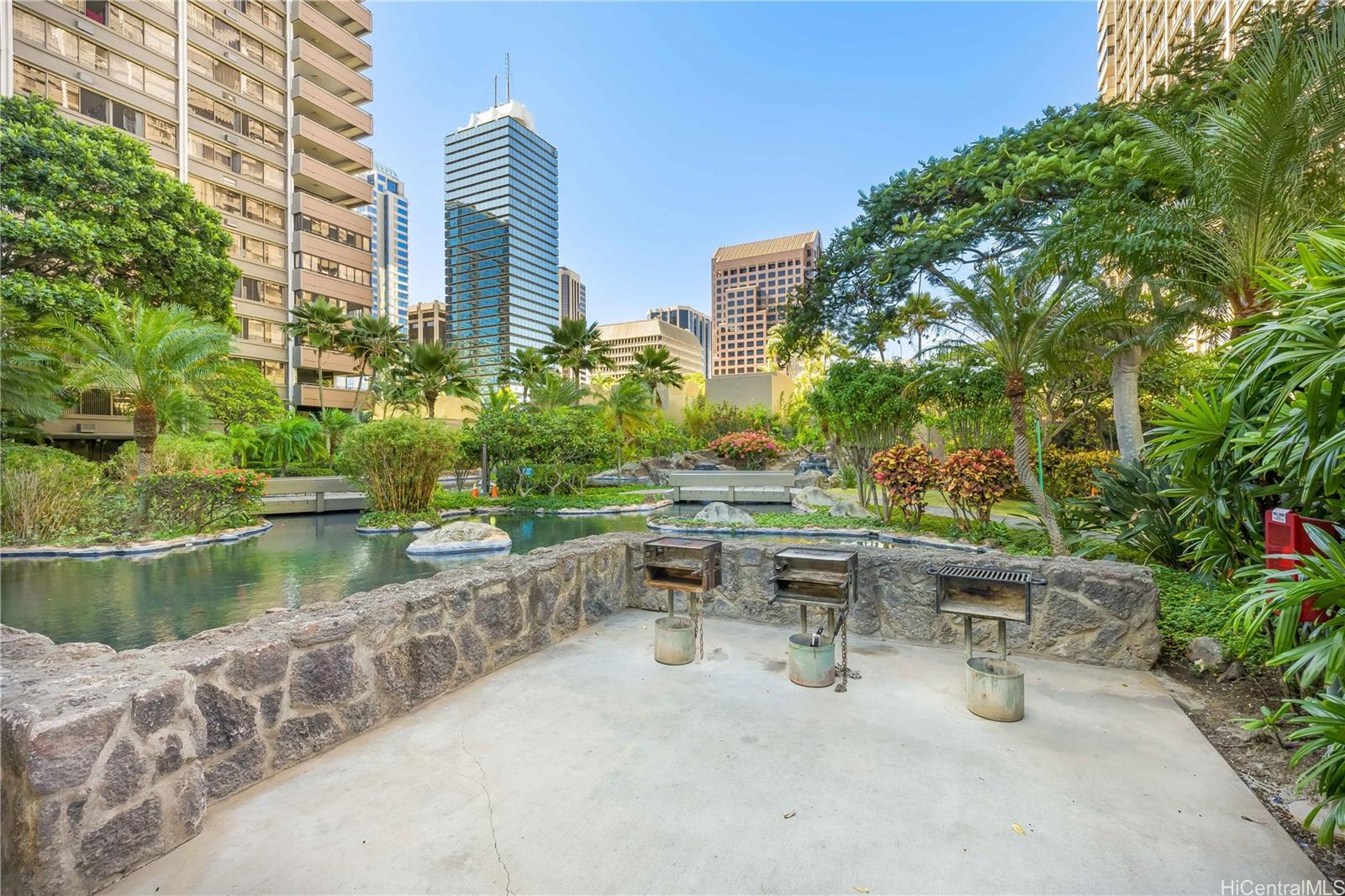 Kukui Plaza condo # E2107, Honolulu, Hawaii - photo 20 of 25