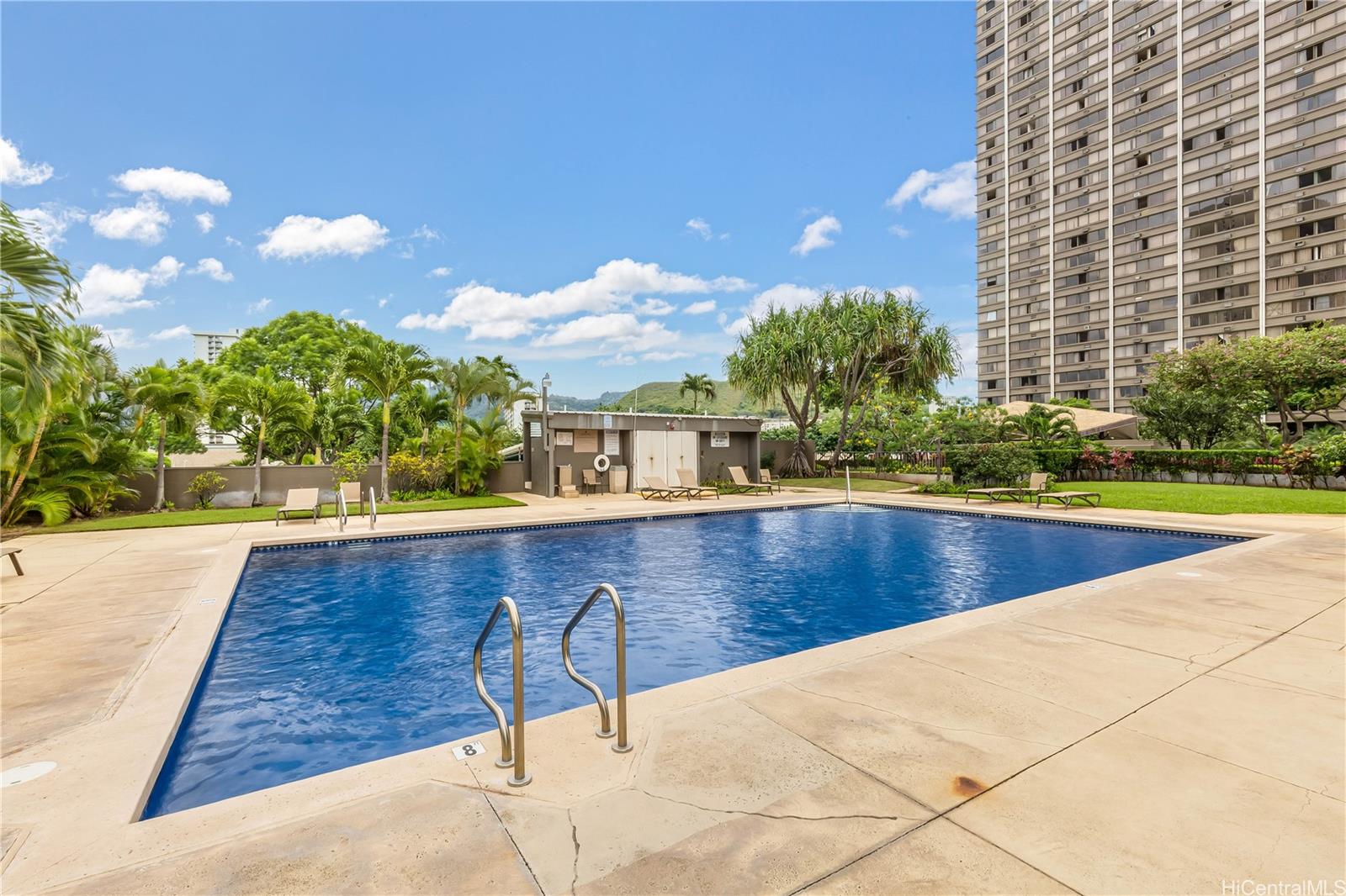 Kukui Plaza condo # E2107, Honolulu, Hawaii - photo 22 of 25