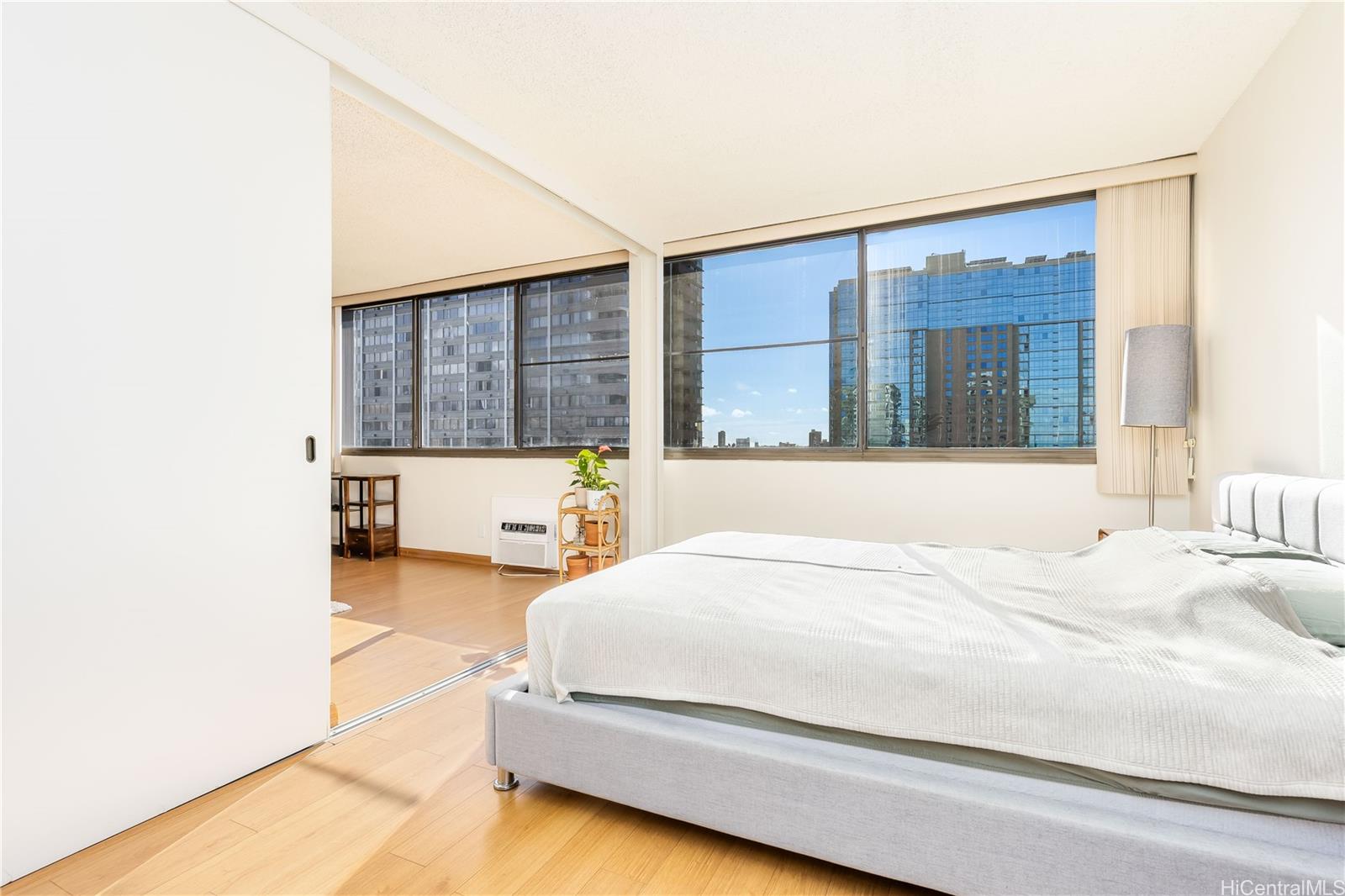 Kukui Plaza condo # E2107, Honolulu, Hawaii - photo 10 of 25