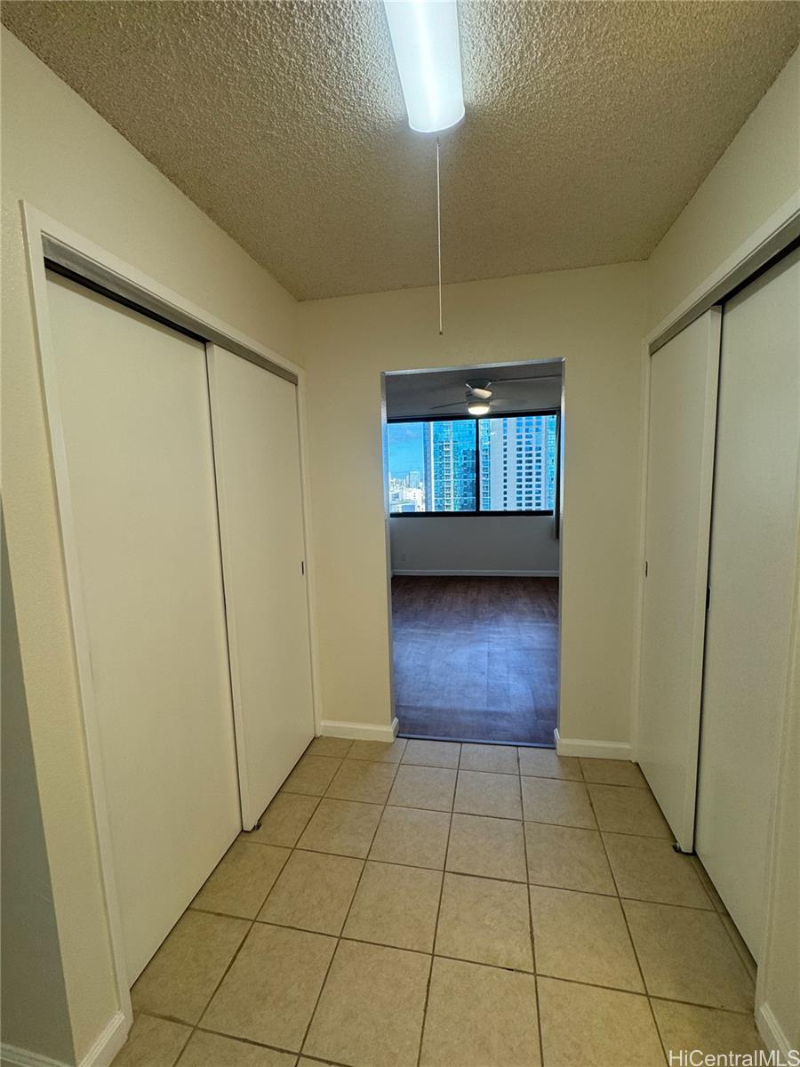 Kukui Plaza condo # E2211, Honolulu, Hawaii - photo 11 of 18