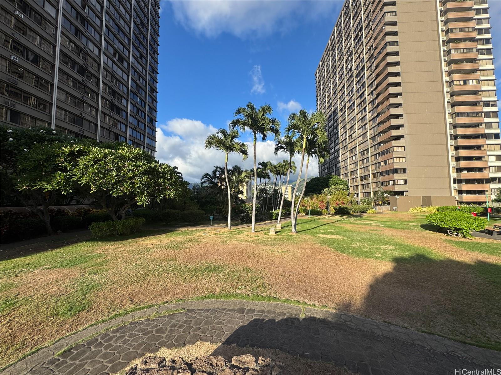 Kukui Plaza condo # E2211, Honolulu, Hawaii - photo 14 of 18