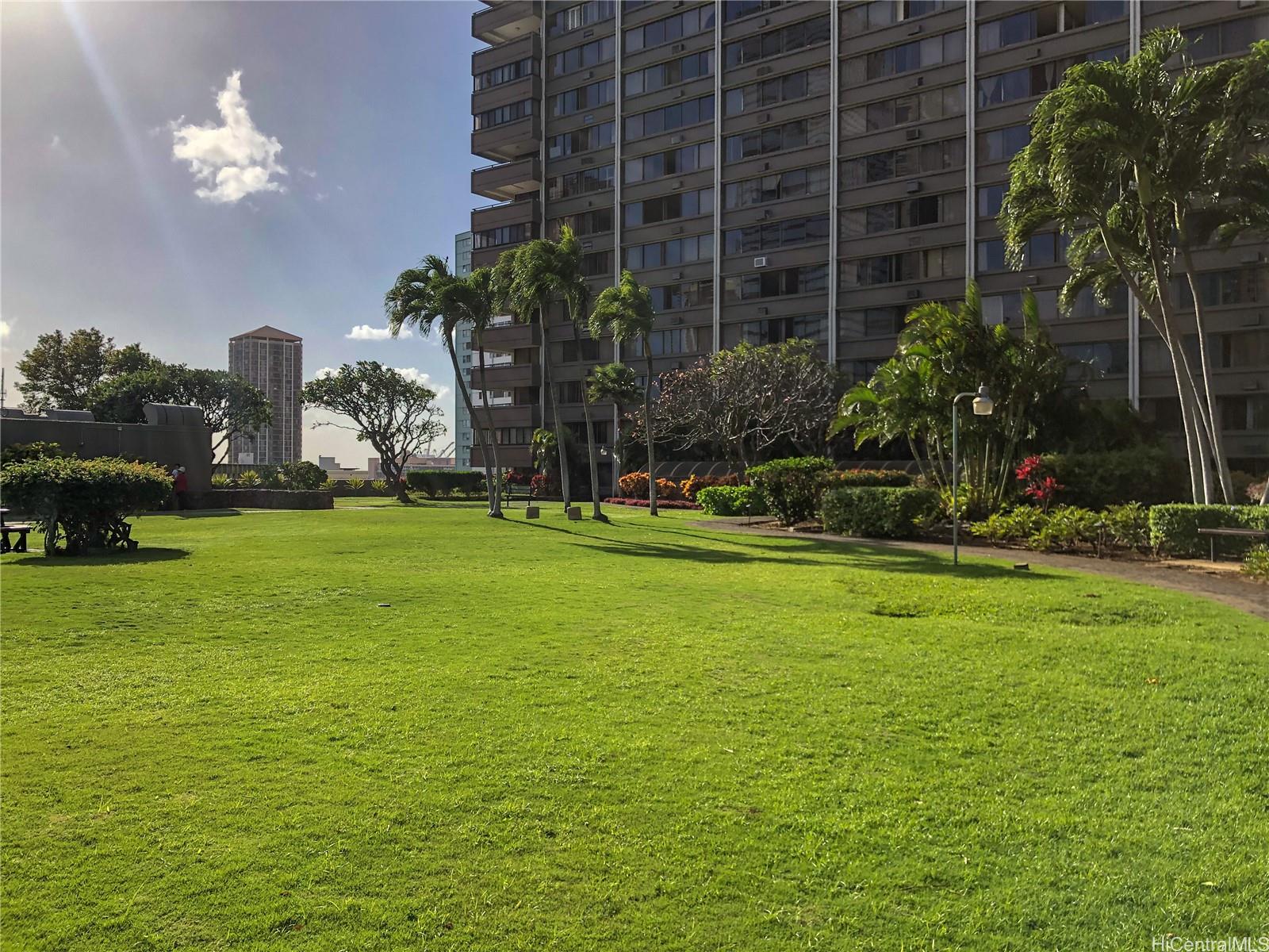 1255 Nuuanu Ave Honolulu - Rental - photo 16 of 22