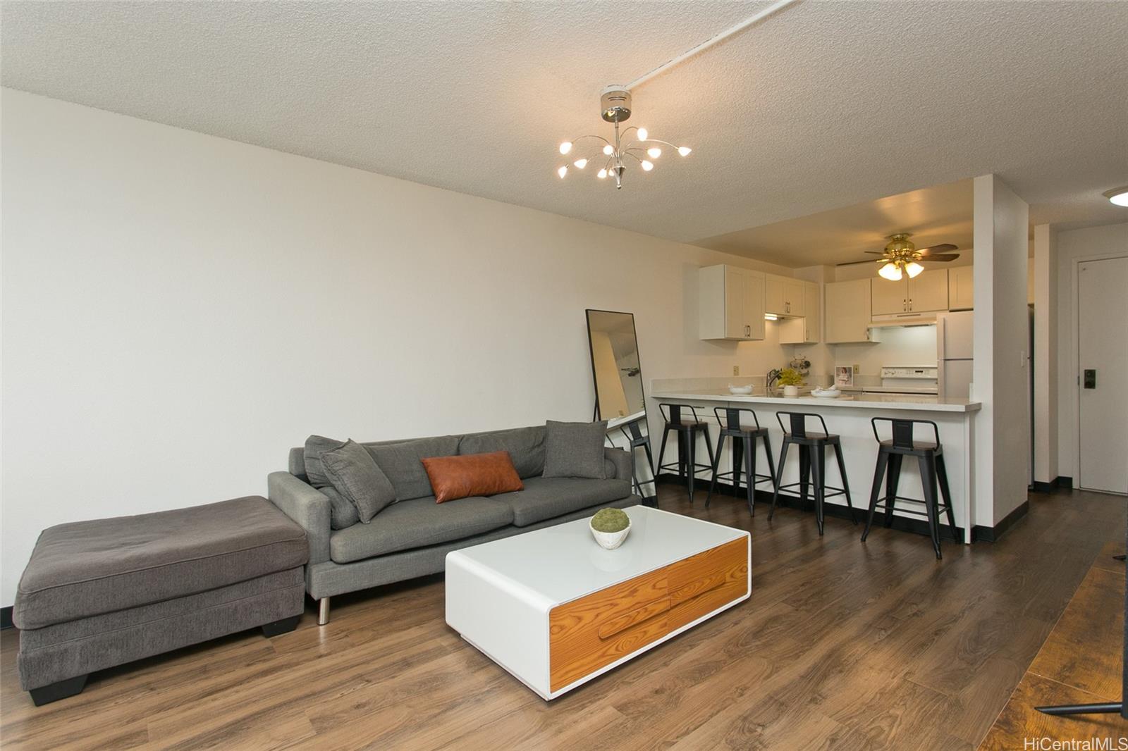 Kukui Plaza condo # E2506, Honolulu, Hawaii - photo 4 of 11