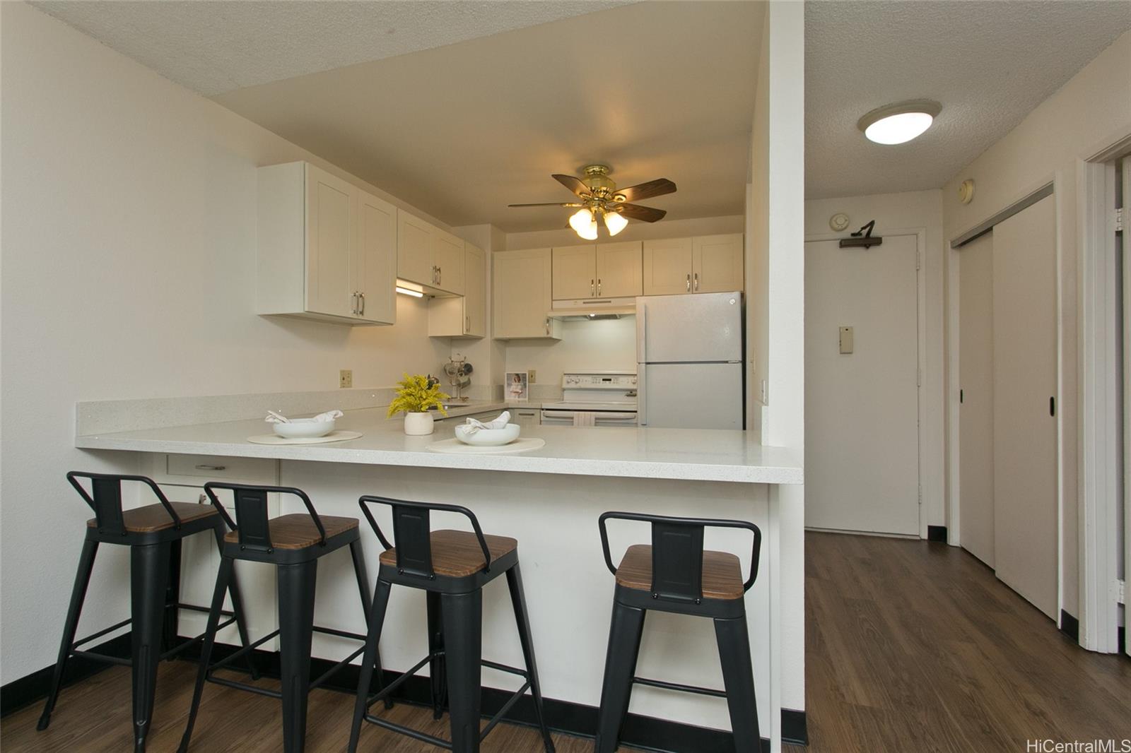 Kukui Plaza condo # E2506, Honolulu, Hawaii - photo 5 of 11