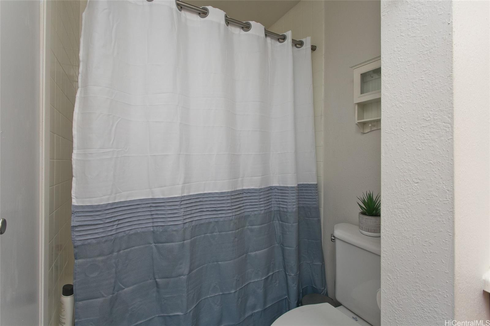 Kukui Plaza condo # E2506, Honolulu, Hawaii - photo 10 of 11