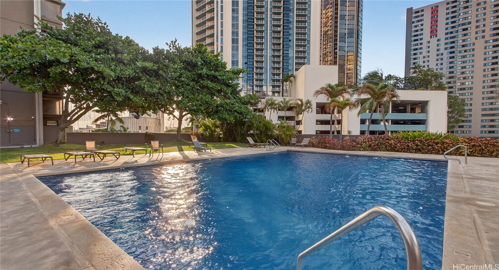 Kukui Plaza condo # E3003, Honolulu, Hawaii - photo 17 of 25