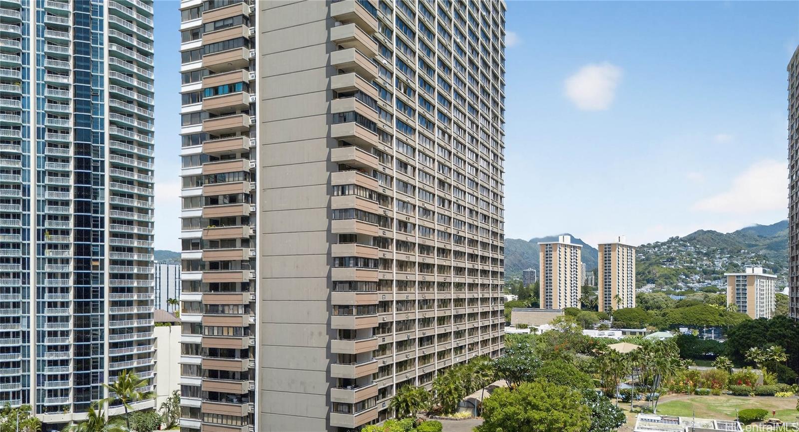 Kukui Plaza condo # E3003, Honolulu, Hawaii - photo 24 of 25