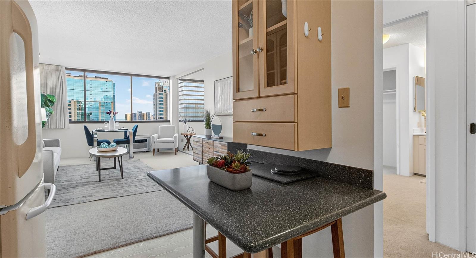 Kukui Plaza condo # E3003, Honolulu, Hawaii - photo 6 of 25