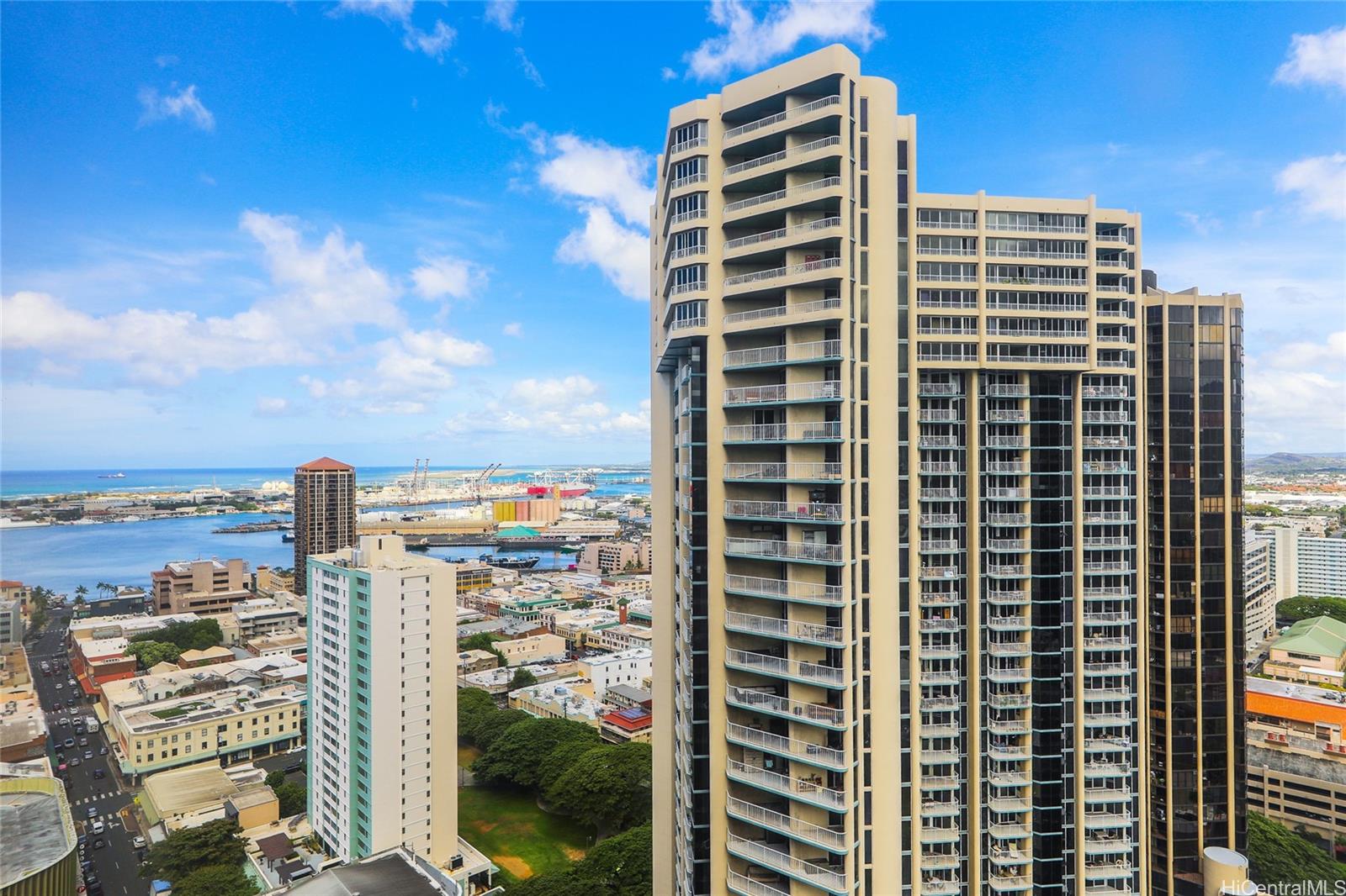 Kukui Plaza condo # E3014, Honolulu, Hawaii - photo 2 of 25