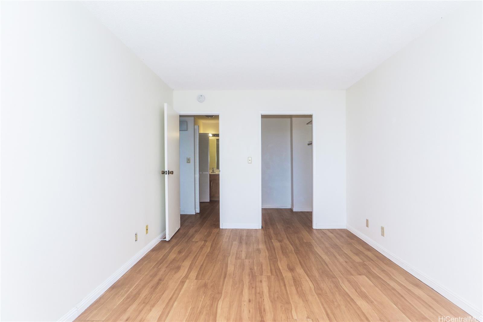 Kukui Plaza condo # E3014, Honolulu, Hawaii - photo 12 of 25